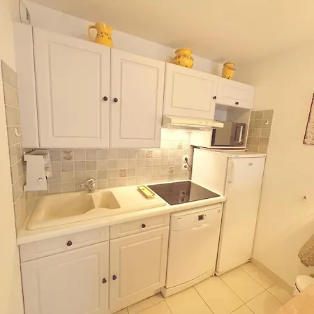 Spacieux 2 Pieces ,1 Chambre,clim, Centre Ville, Garage * Sainte-Maxime